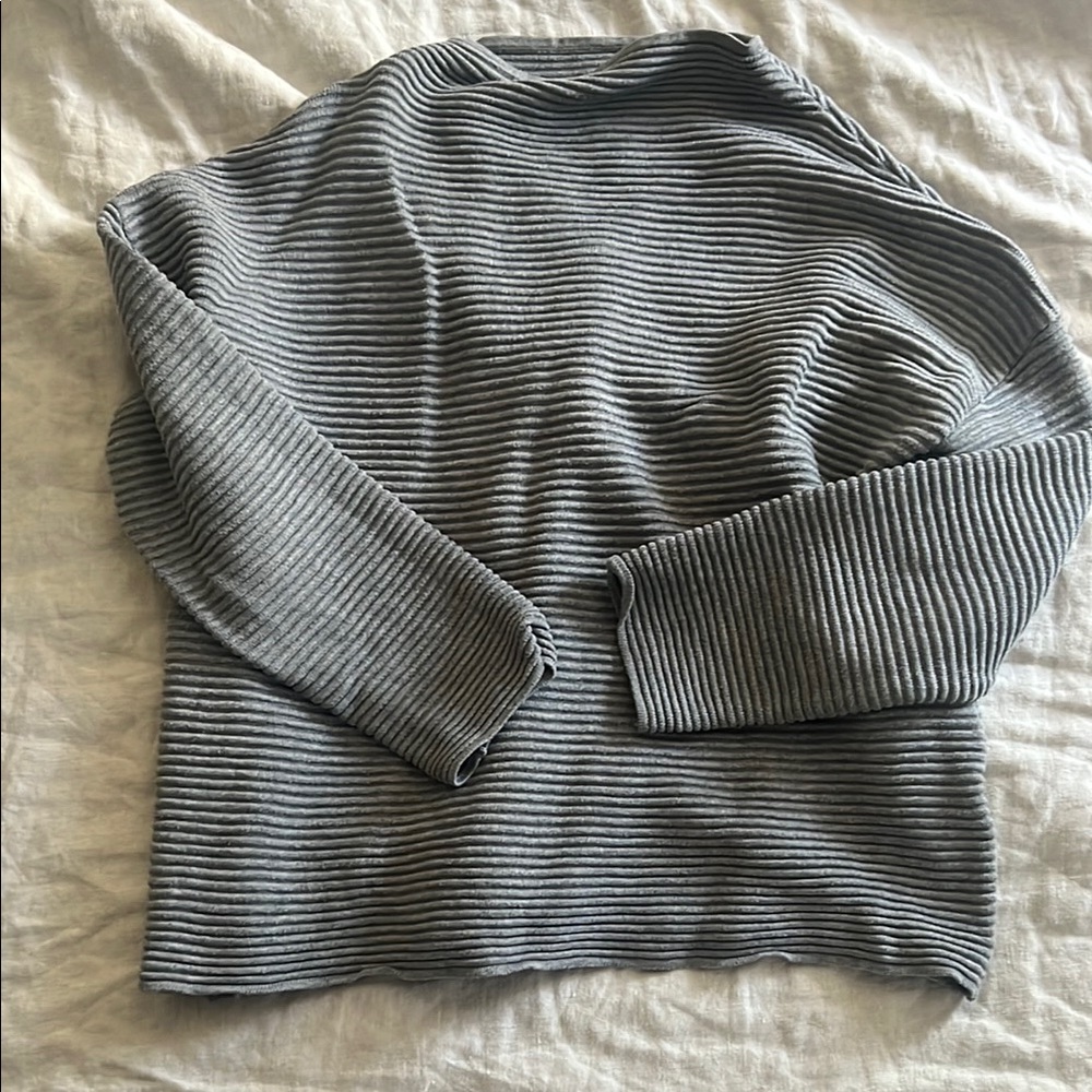 H&M Gray Striped Long Sleeve Top